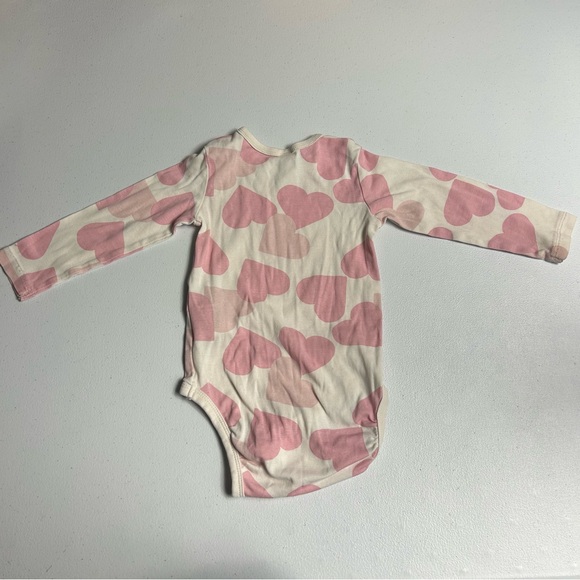 Pink and White Heart Patterned Kids Onesies Set of 2 Size 18 Months - Picture 5 of 7